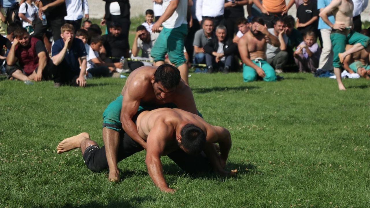 Erzurum'da 1. Karakucak Güreş Festivali Kültürel Bir Şölene Dönüştü