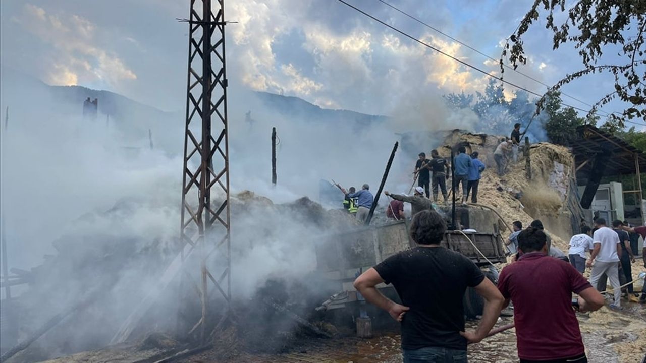 Erzurum Tortum'da Yangın: Ev ve Ahır Kullanılamaz Hale Geldi