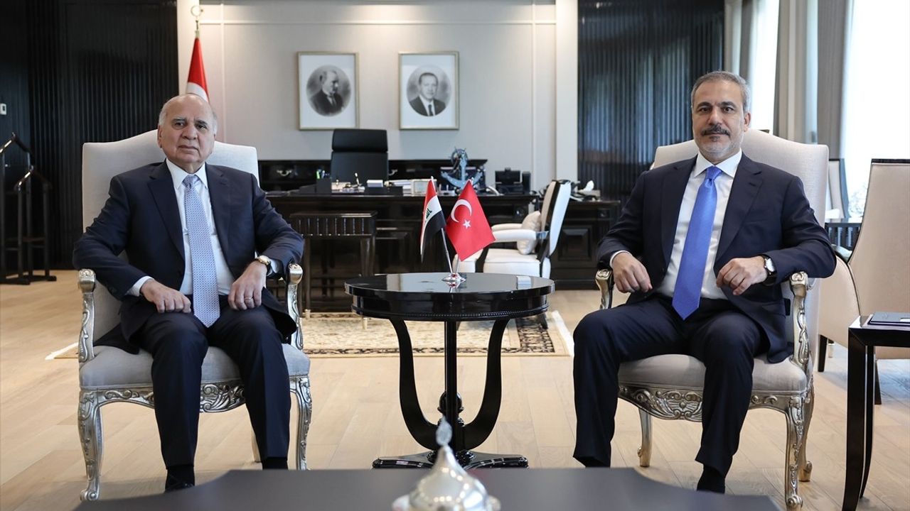 Hakan Fidan ve Iraklı Bakan Hüseyin Ankara'da Bir Araya Geldi