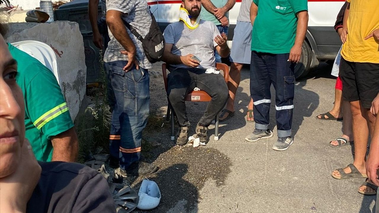 Hatay'da Ambulans ve Ticari Araç Çarpıştı: 9 Yaralı