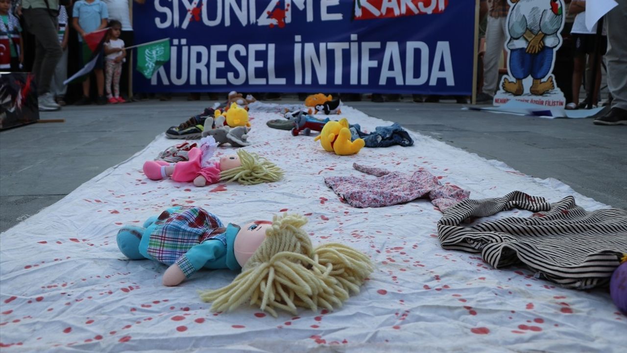 Heniyye Suikastı ve Filistin'e Yönelik Saldırılar Protesto Edildi