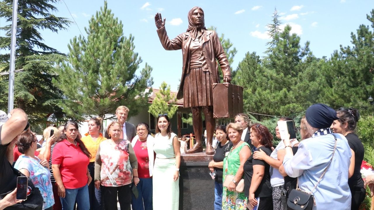 Hollanda Büyükelçisi Wijnands Yozgat'ta Kadın Anıtının Açılışını Yaptı