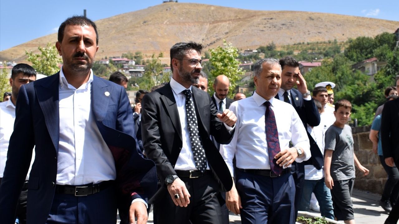 İçişleri Bakanı Ali Yerlikaya, Bitlis'te Esnaf Ziyareti Gerçekleştirdi