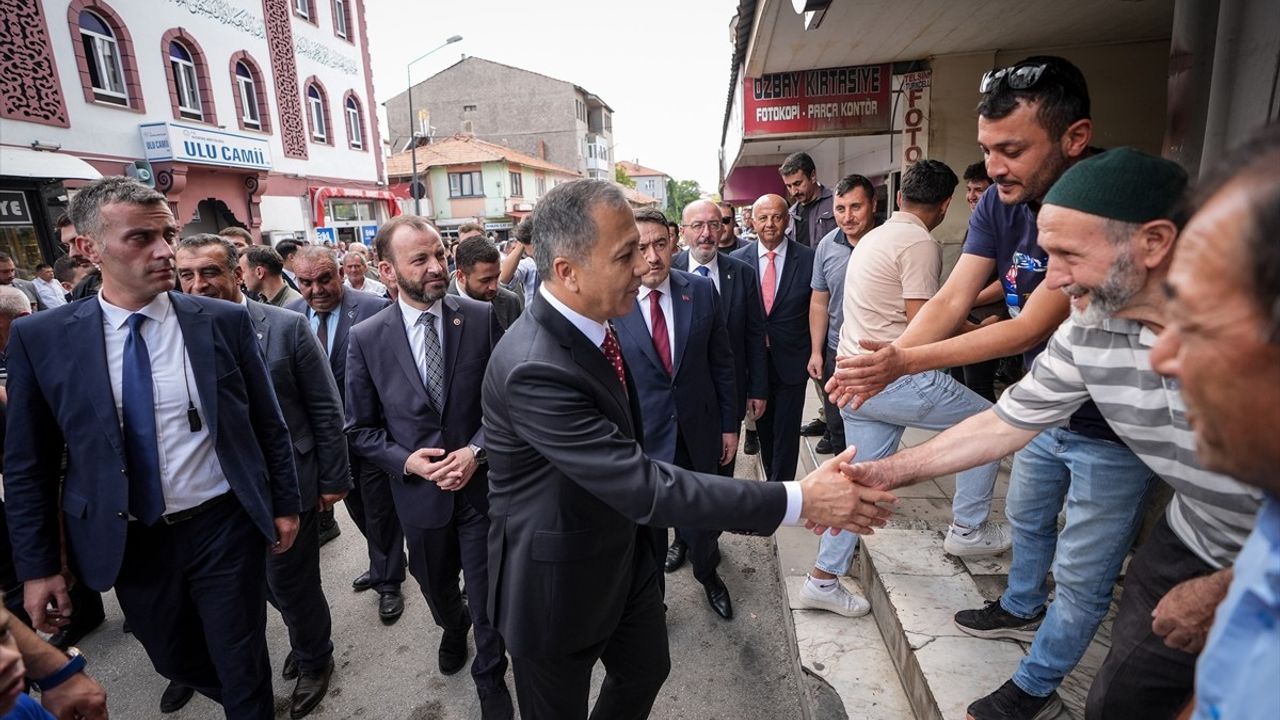 İçişleri Bakanı Yerlikaya'nın Kütahya Esnaf Ziyareti