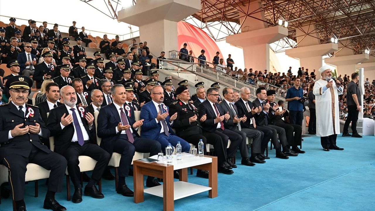 İçişleri Bakanı Yerlikaya, POMEM Mezuniyet Töreninde Polisi Moral Doldurdu