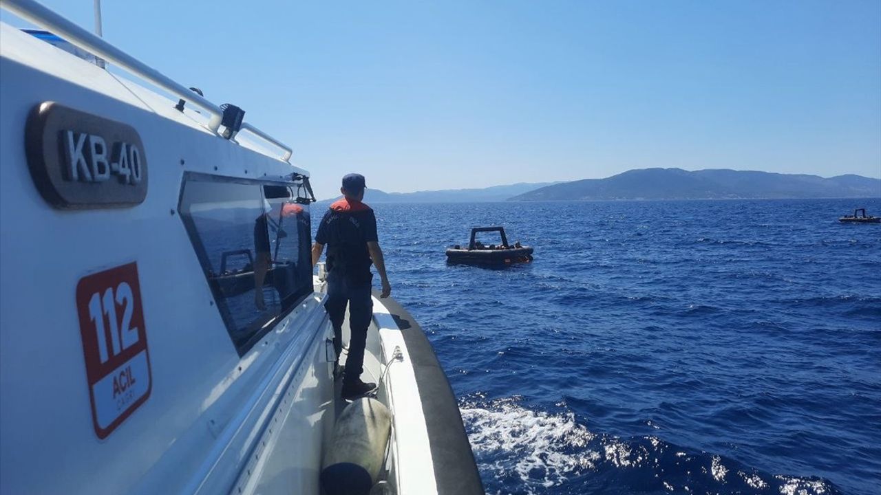 İzmir Açıklarında 50 Düzensiz Göçmen Kurtarıldı