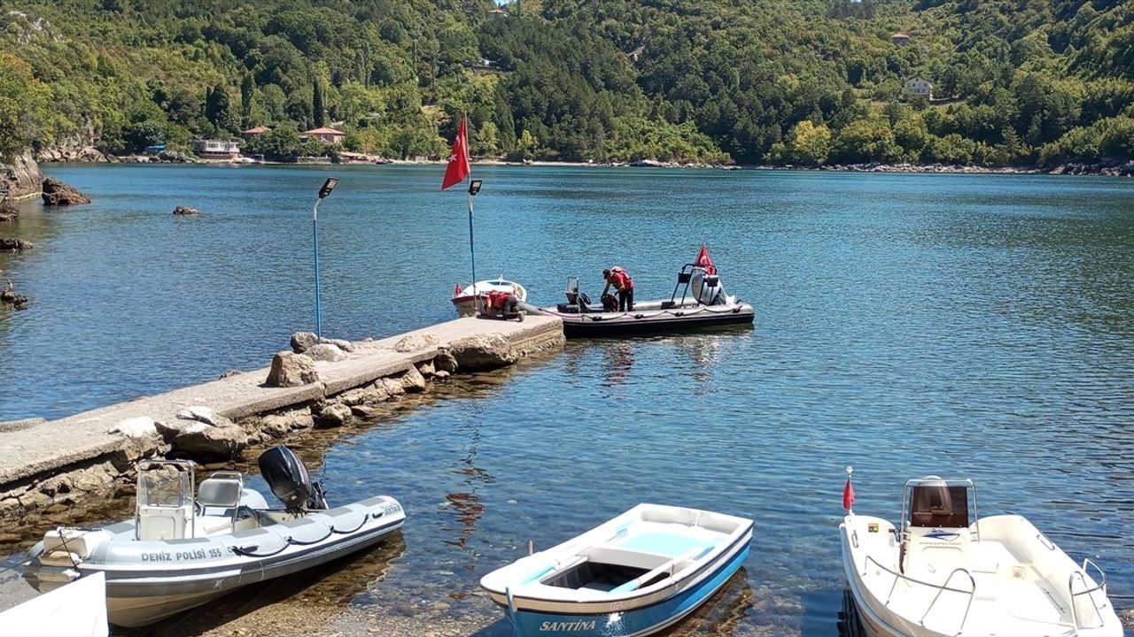 Kastamonu'da Batan Teknedeki 3 Kişiden 1'inin Cansız Bedeni Bulundu