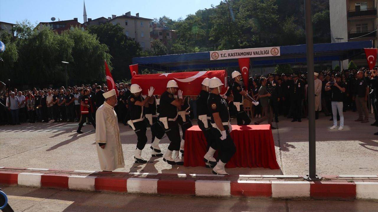 Kastamonu'da Şehit Polis Memuru Ahmet Şahan İçin Tören Düzenlendi