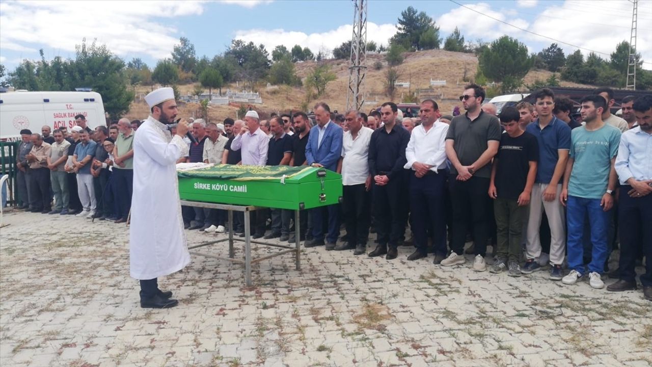 Kastamonu'da Tekne Kazasında Hayatını Kaybeden İki Kişi Toprağa Verildi