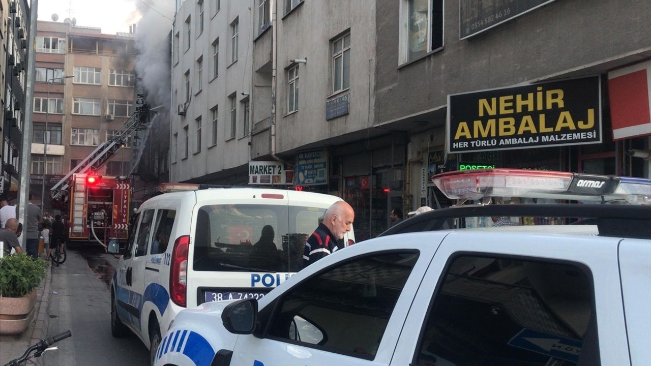Kayseri Melikgazi'deki Yangın Kontrol Altına Alındı