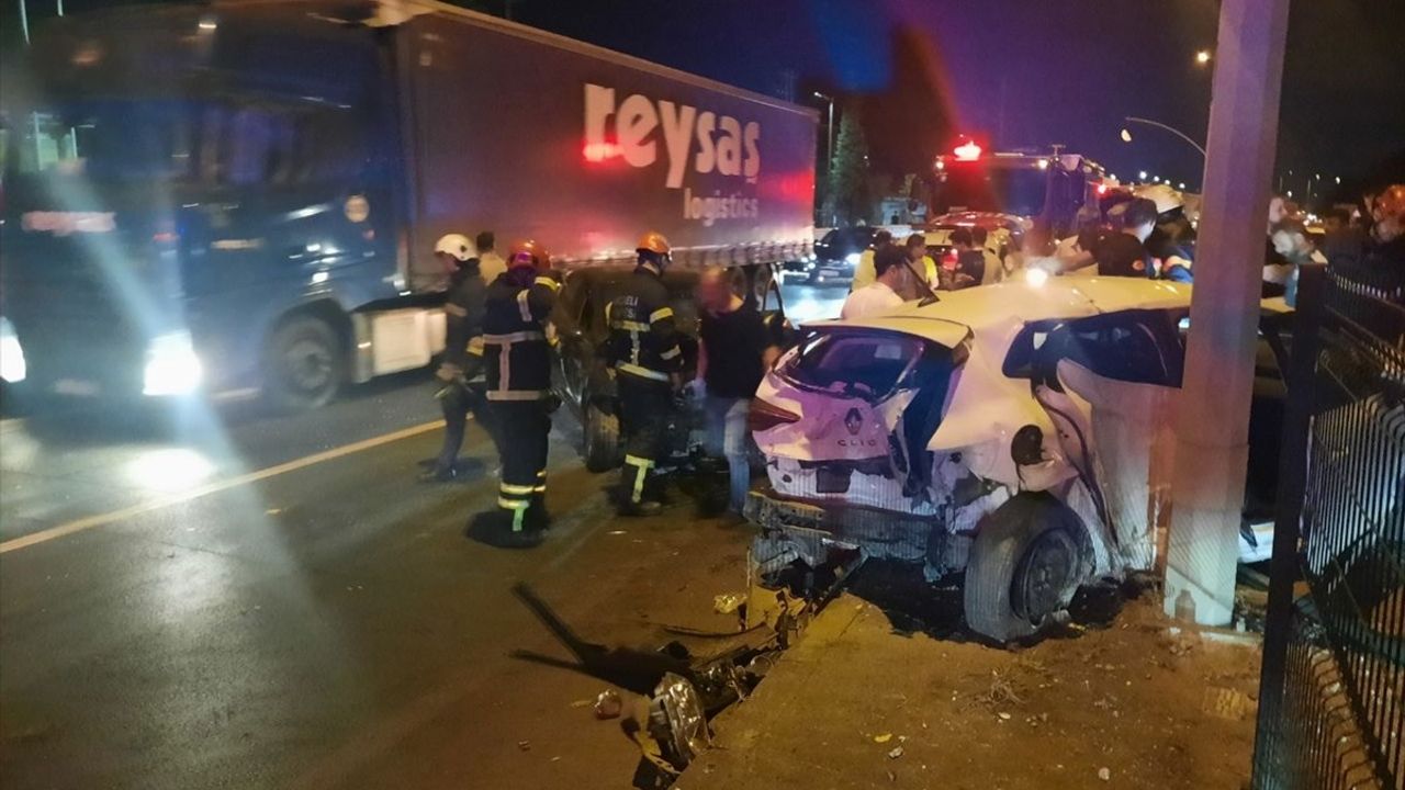 Kocaeli'de Zincirleme Trafik Kazası: 3 Yaralı