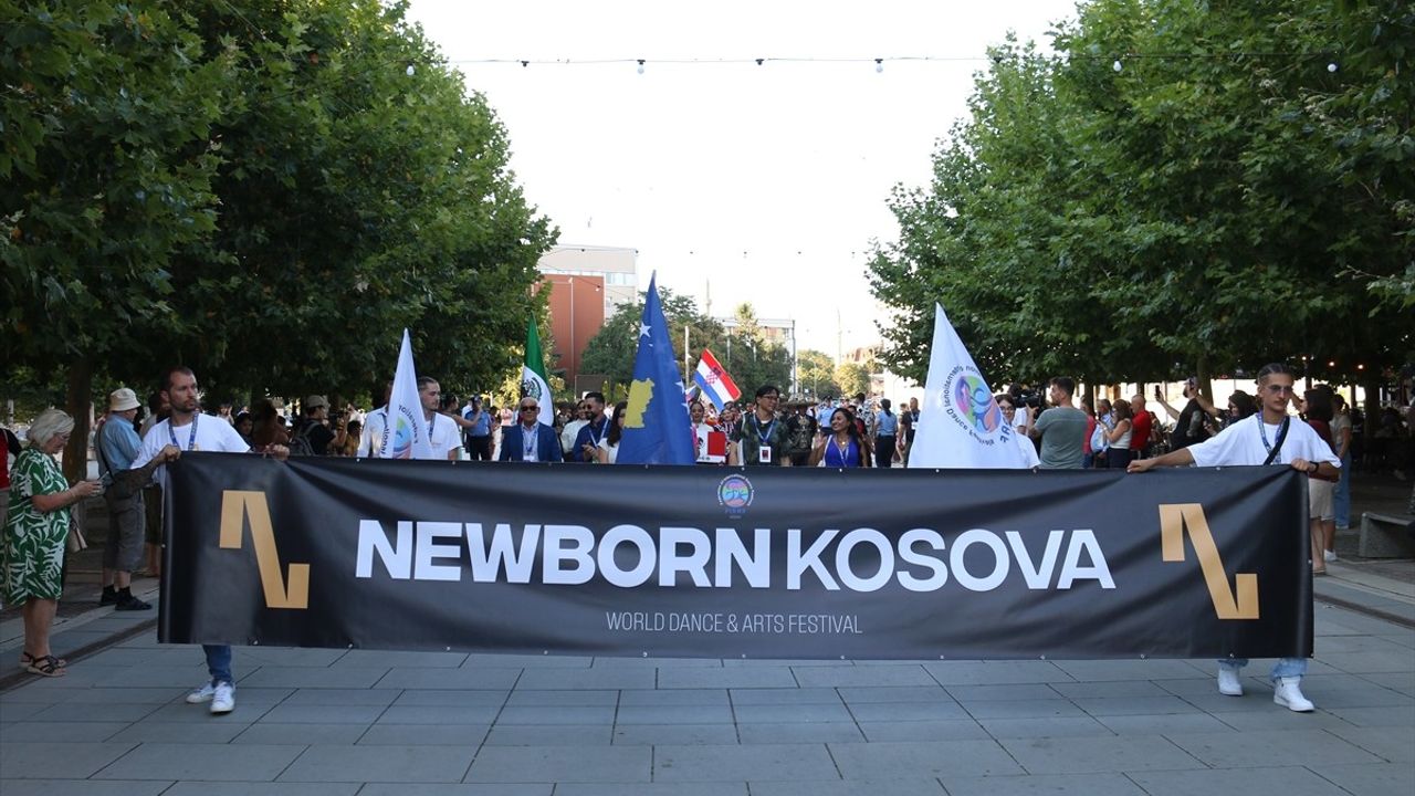 Kosova'da Renkli Bir Dans Festivali: New Born