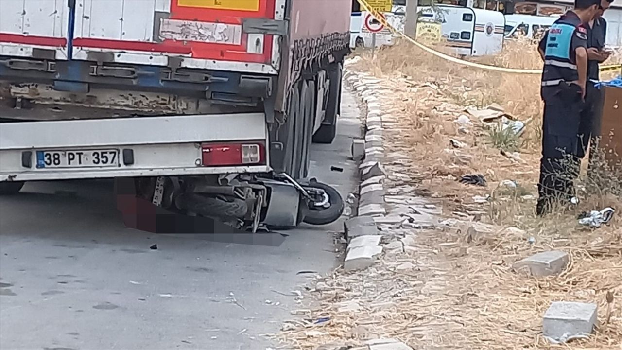 Manisa'da Motosiklet Kazası: Sürücü Hayatını Kaybetti