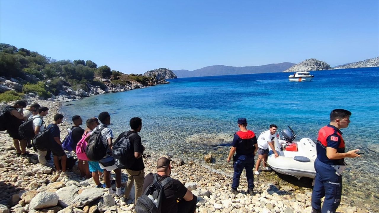 Marmaris'te Düzensiz Göçmenler ve Şüpheliler Yakalandı