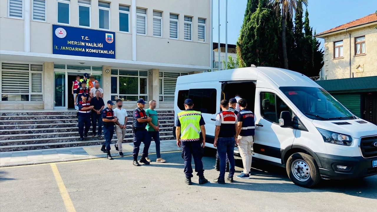 Mersin'de Terör Örgütü Propagandası Yapan 4 Kişi Tutuklandı