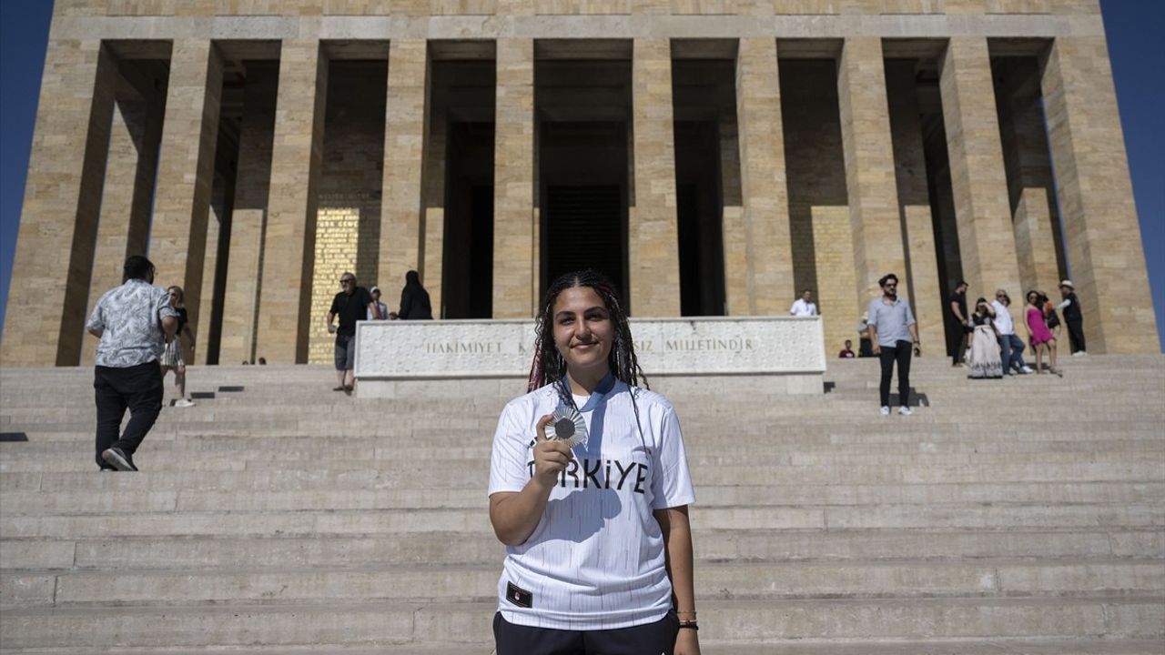 Milli Atıcılar Anıtkabir'i Ziyaret Etti