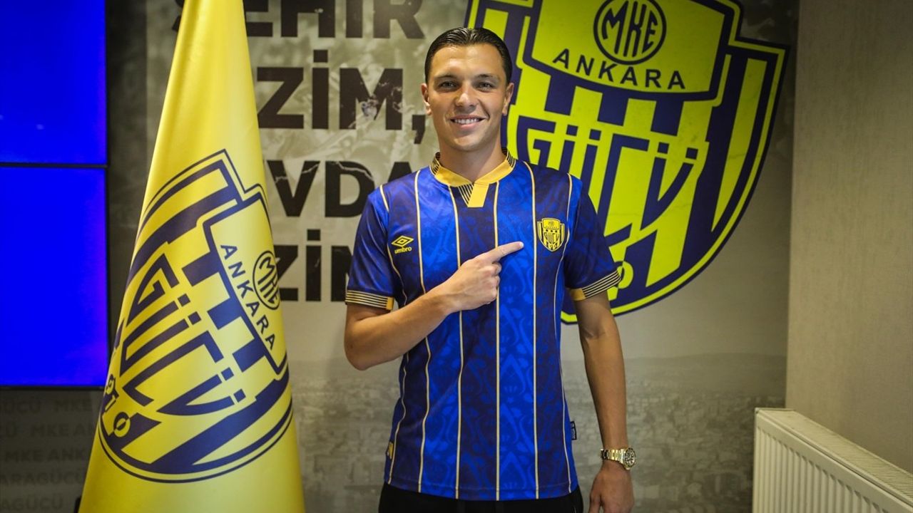 MKE Ankaragücü, Azerbaycanlı Forvet Renat Dadashov'u Transfer Etti