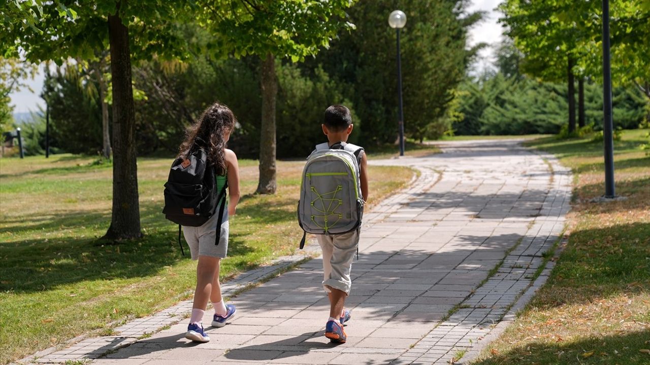 Okul Çantası Seçiminde Dikkat Edilmesi Gerekenler