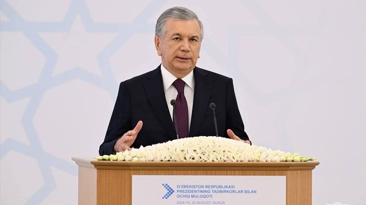 Özbekistan Cumhurbaşkanı Mirziyoyev Karakalpakistan'da İncelemelerde Bulundu