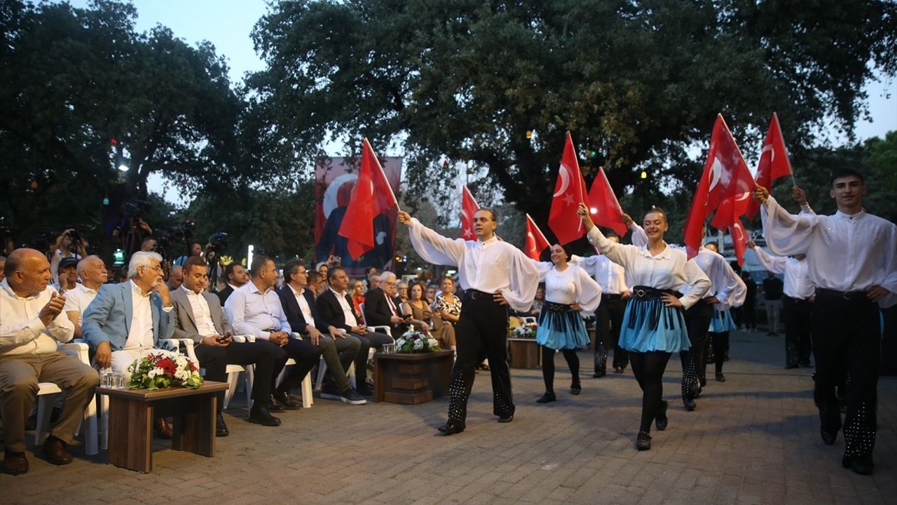 Özgür Özel, Burhaniye-Ören Festivali'nde Eğitim ve Sanat Üzerine Önemli Vurgularda Bulundu