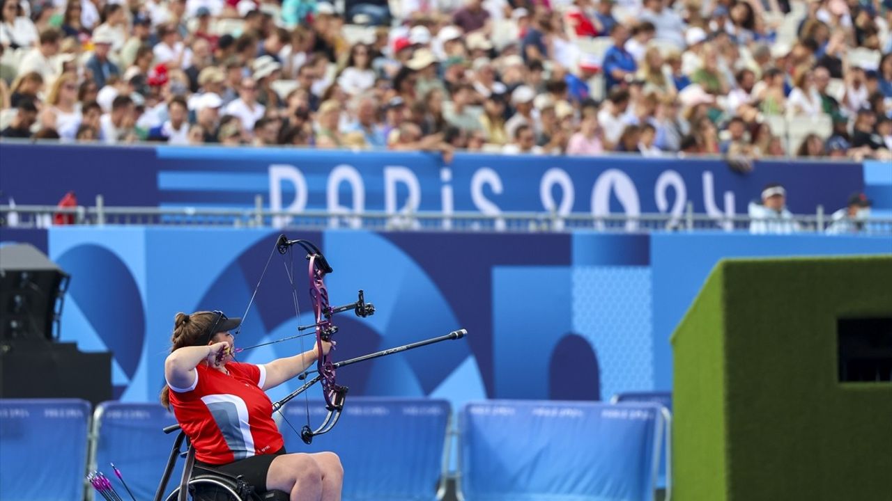 Paris 2024 Paralimpik Oyunları: Öznur Cüre Makaralı Yayda Çeyrek Finale Yükseldi