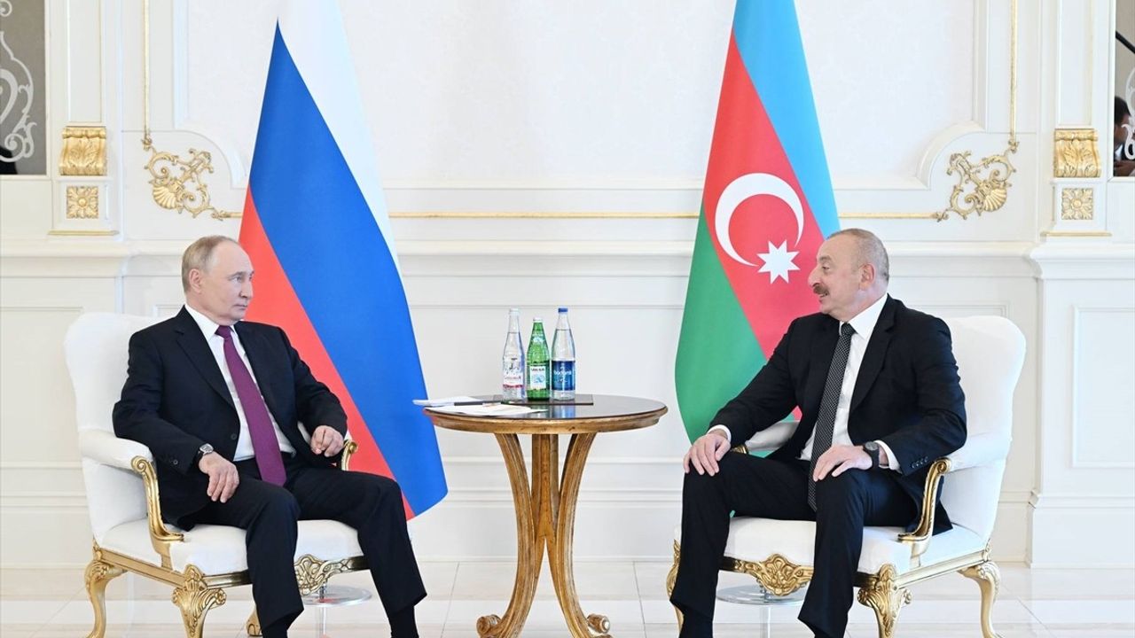 Putin ve Aliyev Bakü'de Kritik Görüşme Gerçekleştirdi