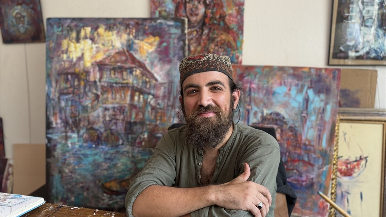 Ressam Faruk Erçetin'in Sokak Çizimlerine Yeni Bir Bakış