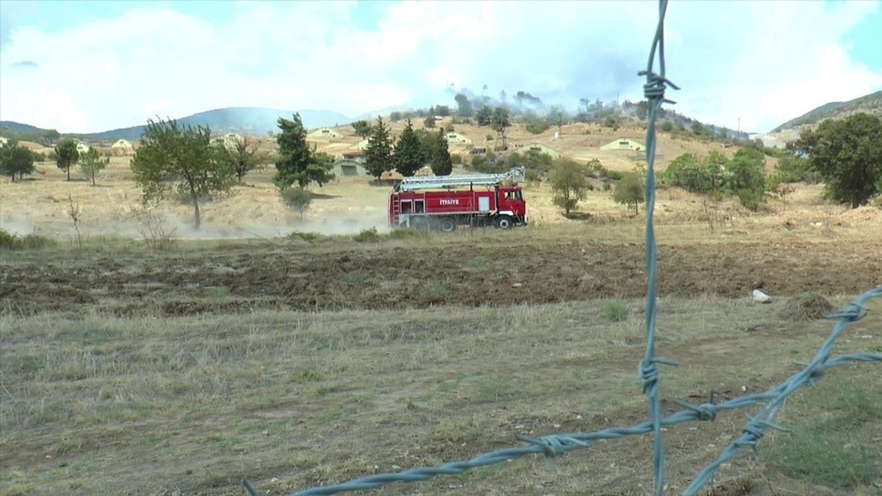 Sakarya'da Askeri Kışlada Yangın Kontrol Altına Alındı