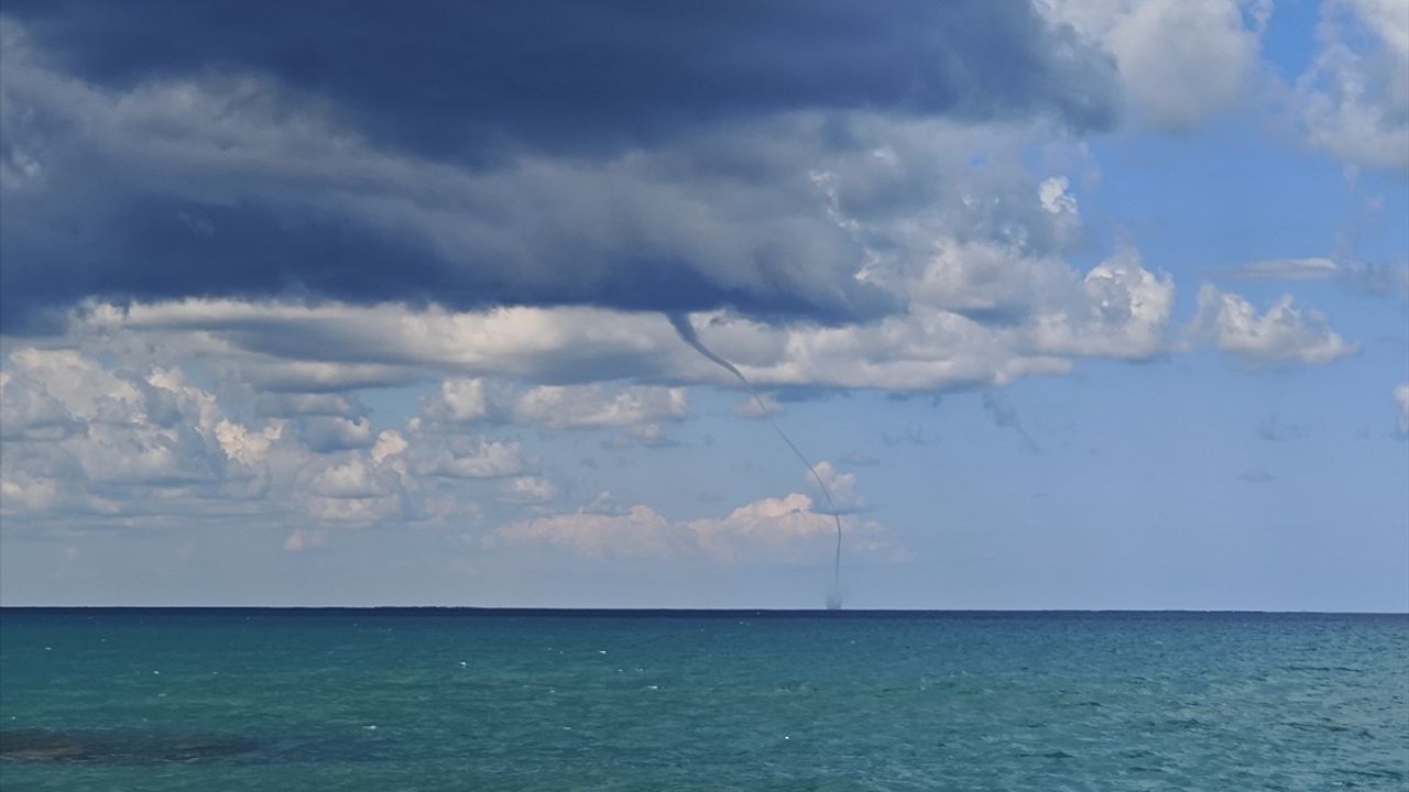 Samsun'da Denizde Hortum Olayı Görüntülendi