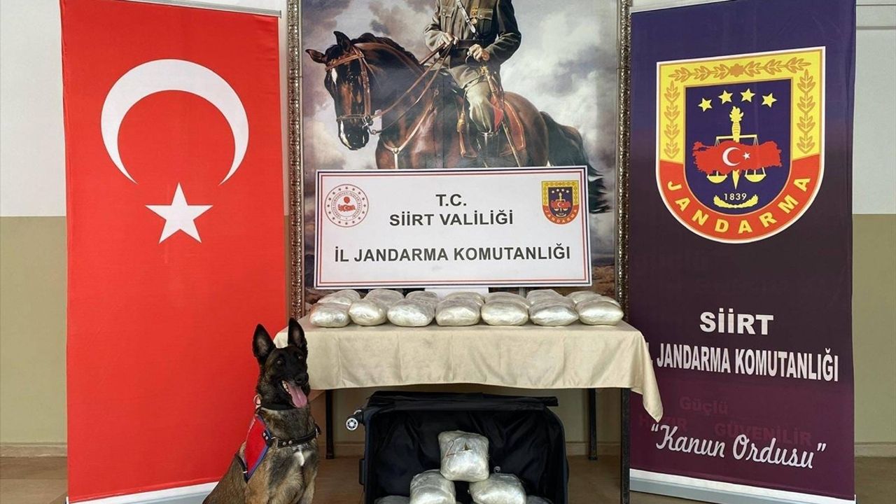 Siirt'te Emanet Bavulda 40 Kilogram Uyuşturucu Madde Ele Geçirildi