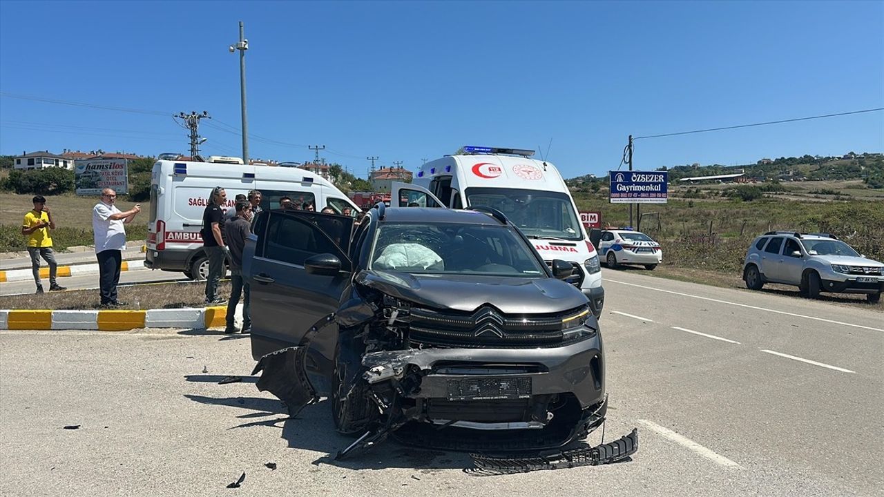 Sinop'ta Trafik Kazası: 8 Yaralı