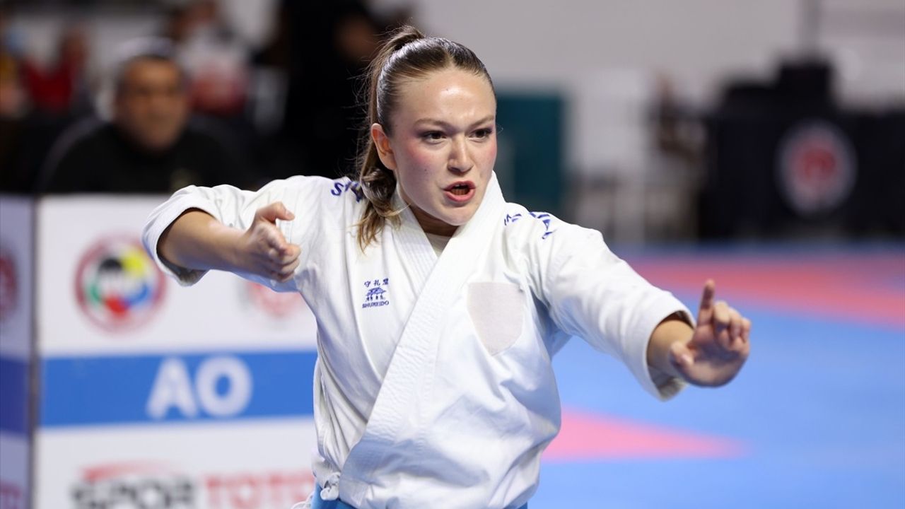 Sivas'ta Karate Türkiye Şampiyonası ve Milli Takım Seçmeleri Başladı