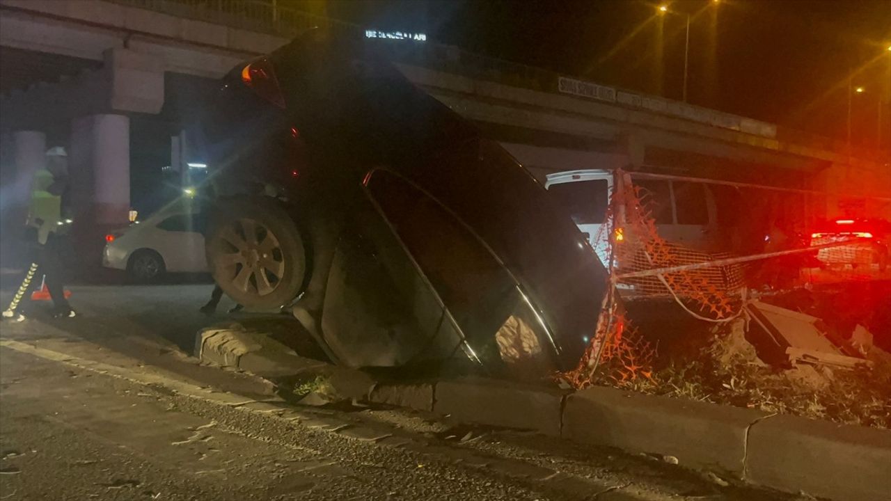 Sivas'ta Trafik Kazası: 5 Yaralı