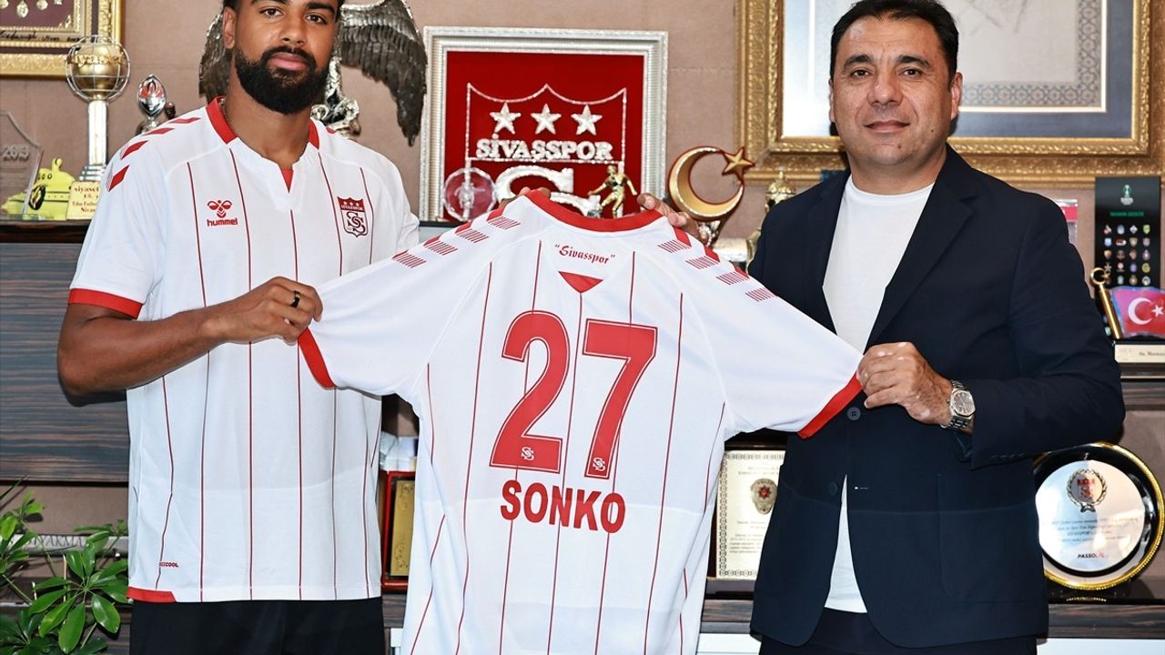 Sivasspor'dan Transfer Hamlesi: Samba Camara ve Noah Sonko Sundberg ile Sözleşme İmzalandı