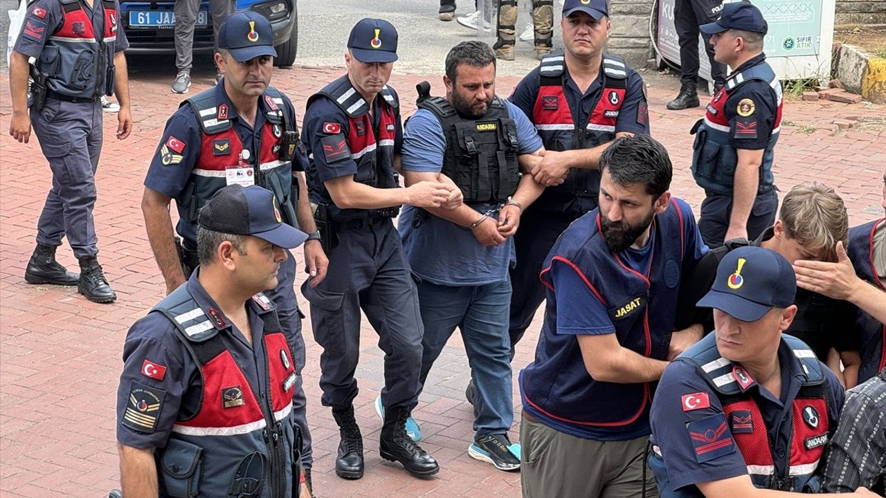 Trabzon'da Yangın ve Cinayet İlişkisi: 3 Zanlı Adliyeye Sevk Edildi