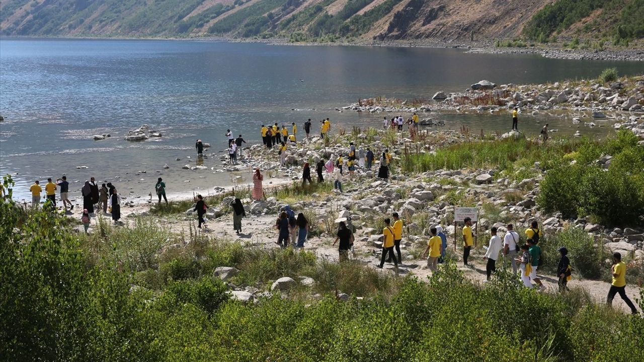 Turistik Tatvan Treni ile Bitlis'te Tarihi ve Doğal Güzellikler Keşfedildi