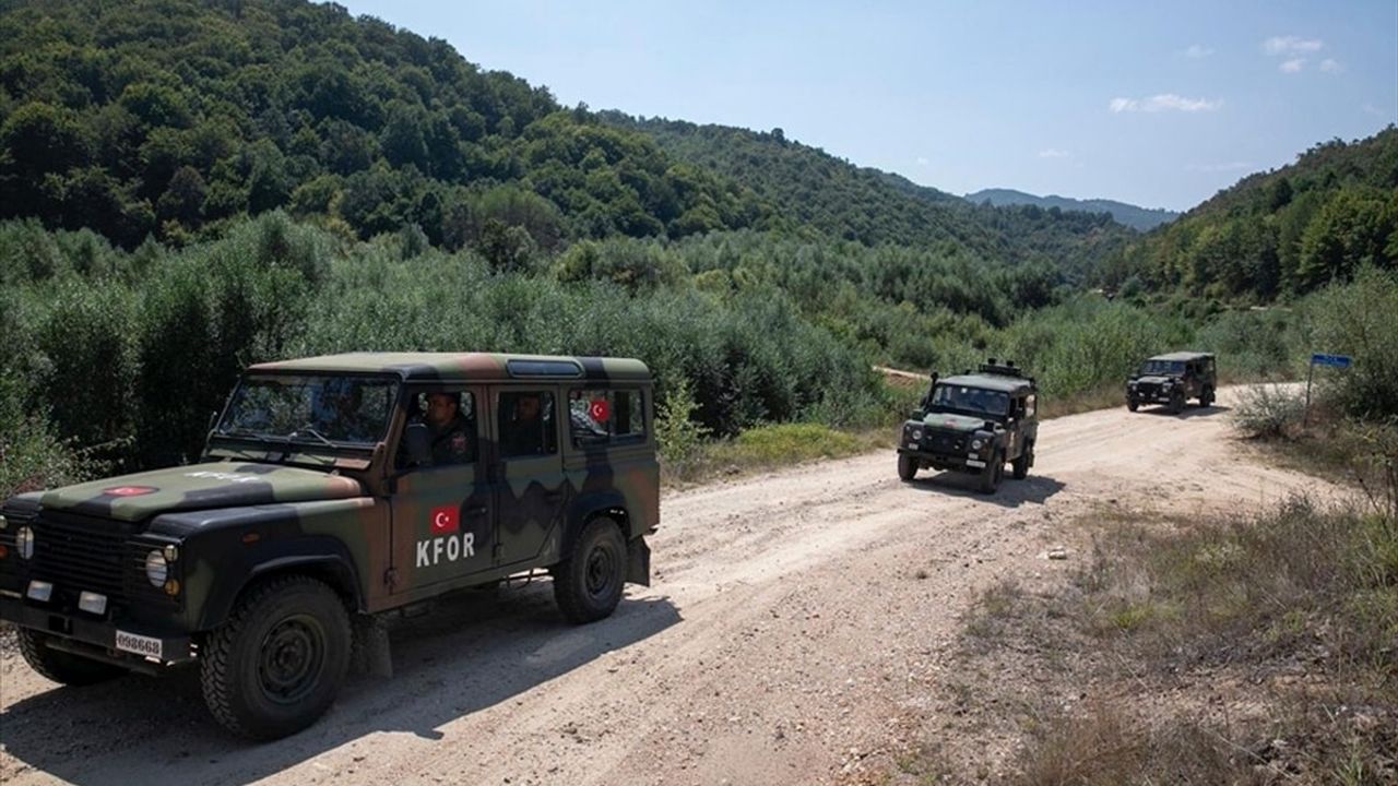 Türk Askeri Kosova-Sırbistan Sınırında Devriye Faaliyetlerine Devam Ediyor