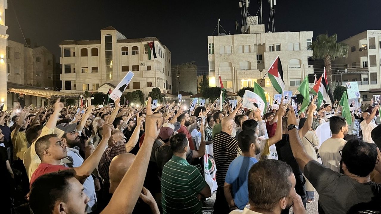 Ürdün'de Hamas Lideri İsmail Heniyye'ye Suikast Protestosu