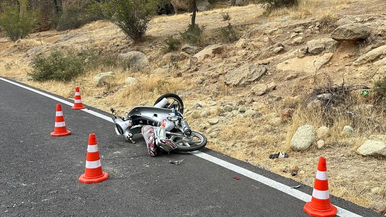 Uşak'ta Devrilen Motosiklette İki Çocuk Hayatını Kaybetti