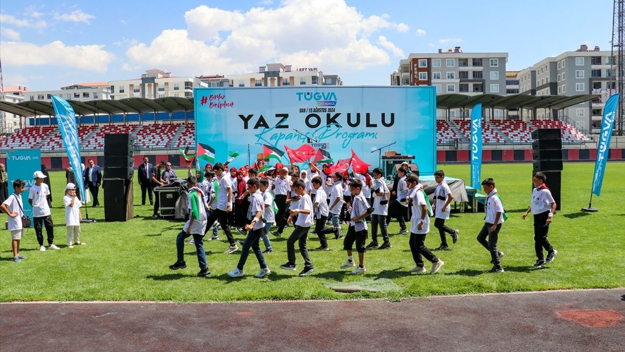 Van'da TÜGVA Yaz Okulu Kapanış Töreni