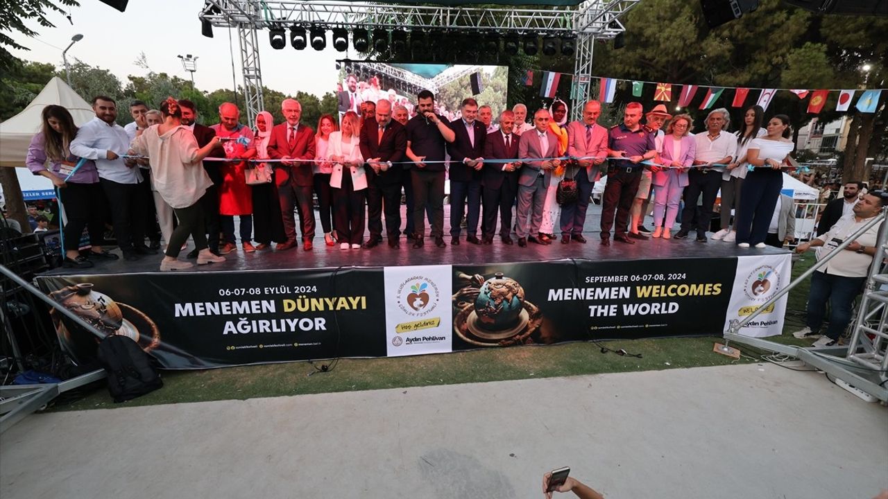 3. Uluslararası Menemen Çömlek Festivali Coşkuyla Başladı