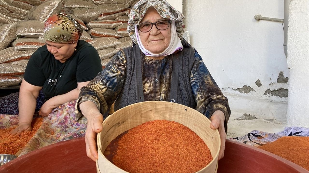 90 Yaşında Sağlıklı Yaşamanın Sırları: Tarhana ve Dostluk