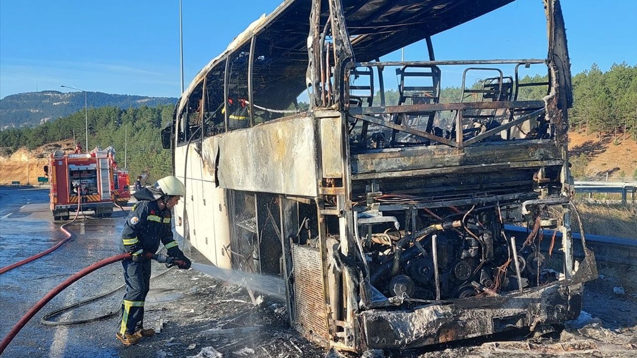 Adana'da Yolcu Otobüsünde Yangın Çıktı