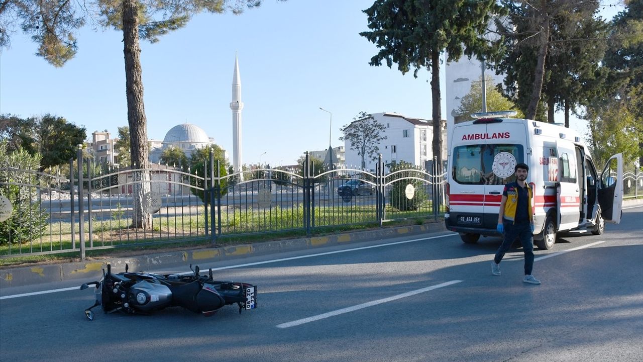 Adıyaman'da İki Trafik Kazasında Dört Kişi Yaralandı