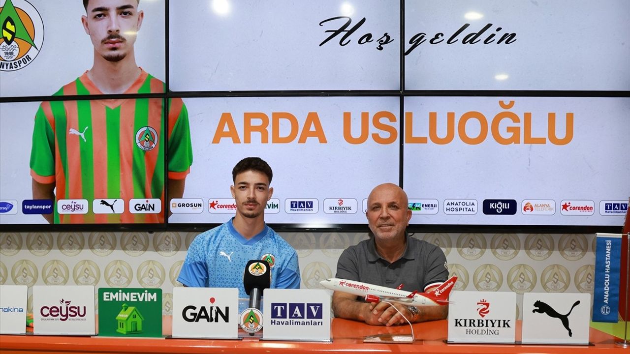 Alanyaspor Arda Usluoğlu'nu Kadrosuna Kattı