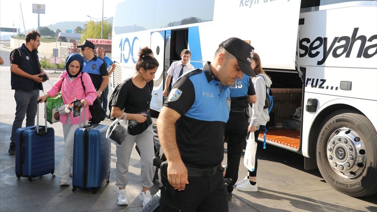 Amasya'da Üniversite Öğrencilerine Destek: Otogarda Karşılama Hizmeti