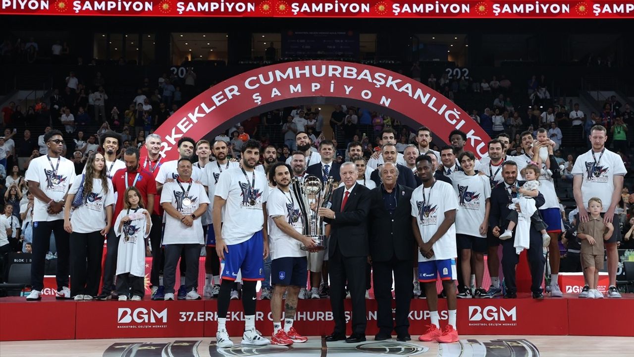 Anadolu Efes, Cumhurbaşkanlığı Kupası'nı Kazandı