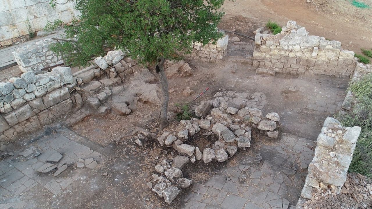 Andriake Kazılarında Önemli Buluntular Ortaya Çıktı