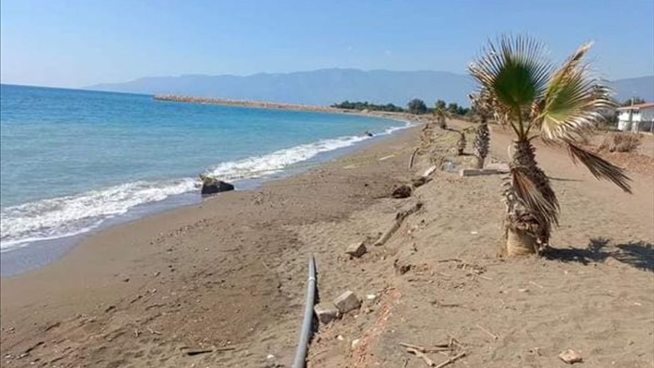 Antalya'da Kumsalda Trajik Kaza: 1 Çocuk Hayatını Kaybetti