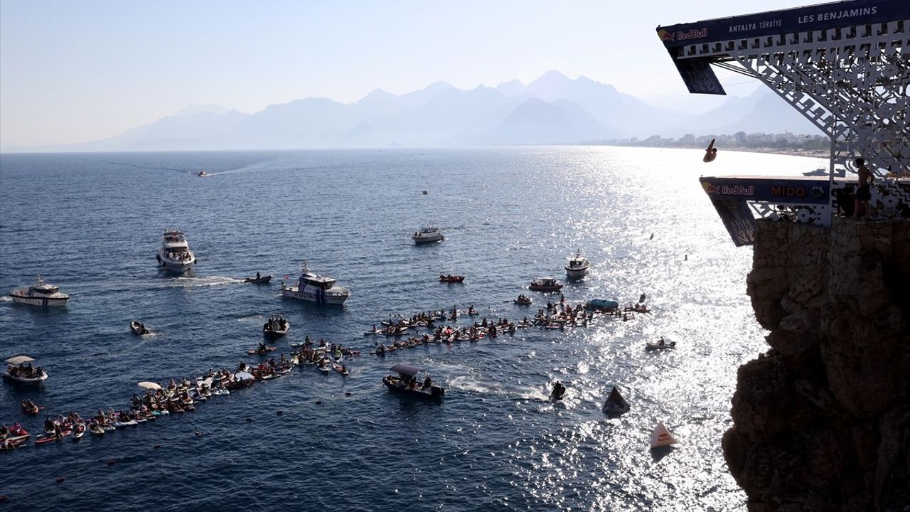 Antalya'da Red Bull Cliff Diving Dünya Serisi Coşkusu Başladı